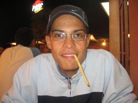 issam,le beau gosse!!!!!!!(rires)